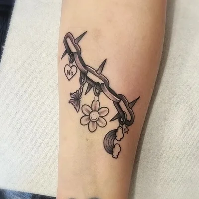 Sophie Adamson tattoo 044