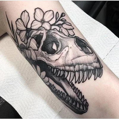 Sophie Brown tattoo 012