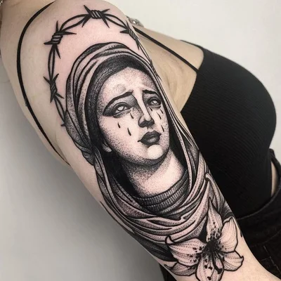 Sophie Brown tattoo 018