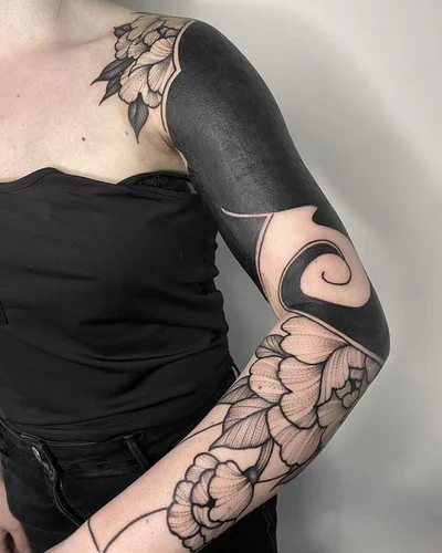 Sophie Brown tattoo 019