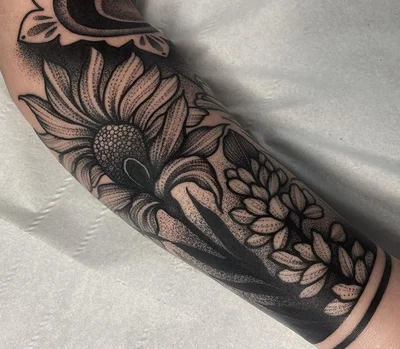 Sophie Brown tattoo 044