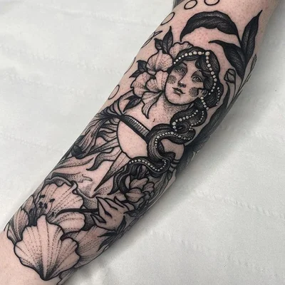 Sophie Brown tattoo 045
