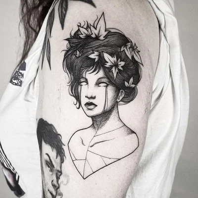 Sophie Mo tattoo 040