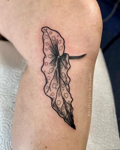 Sophie Violet tattoo 013