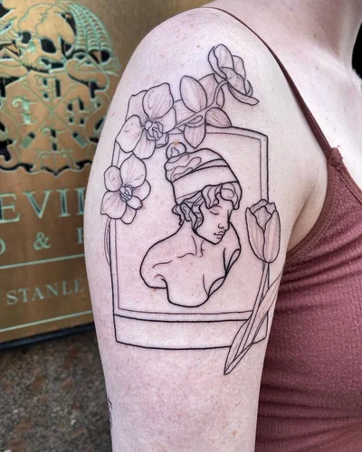 Sophie Violet tattoo 023