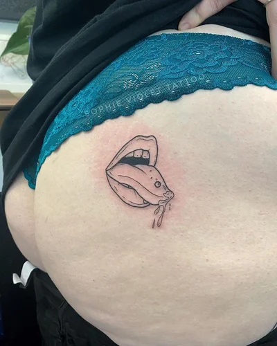 Sophie Violet tattoo 025