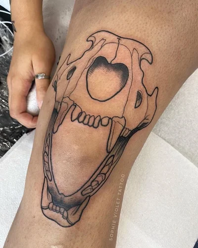 Sophie Violet tattoo 030