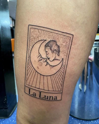 Sophie Violet tattoo 032