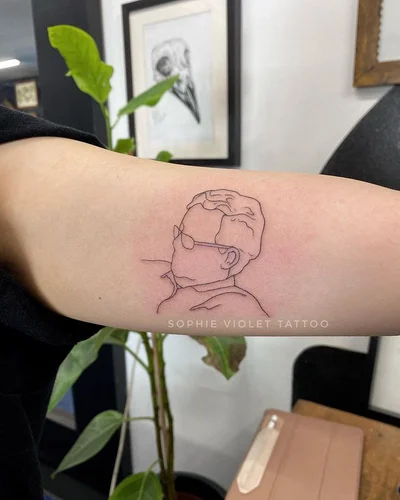 Sophie Violet tattoo 034