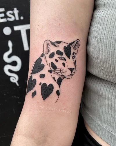 Sophie Violet tattoo 035