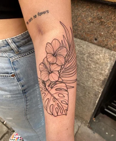 Sophie Violet tattoo 040