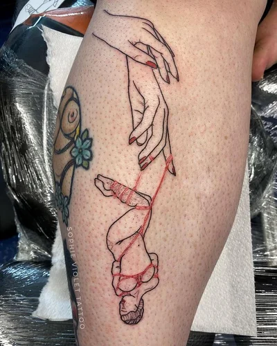 Sophie Violet tattoo 041