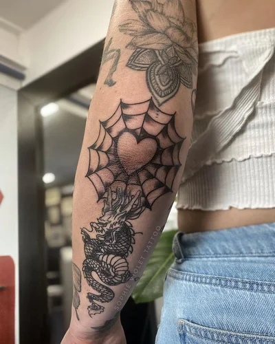 Sophie Violet tattoo 044