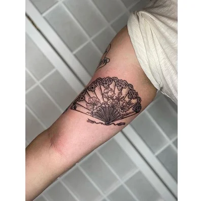 SparrowHawk Studio tattoo 011