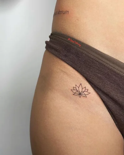 Lesya Spicy tattoo 031