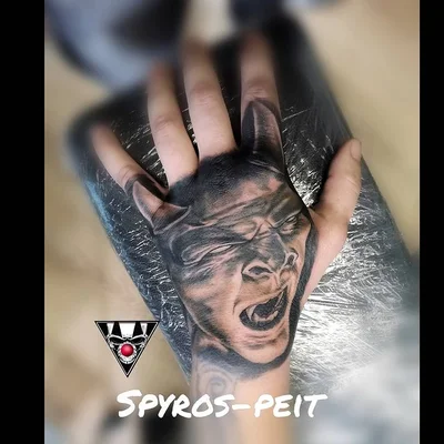 Spyros Peit tattoo 026