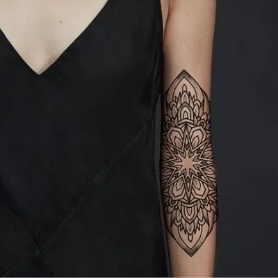 Stasya Chu tattoo 035