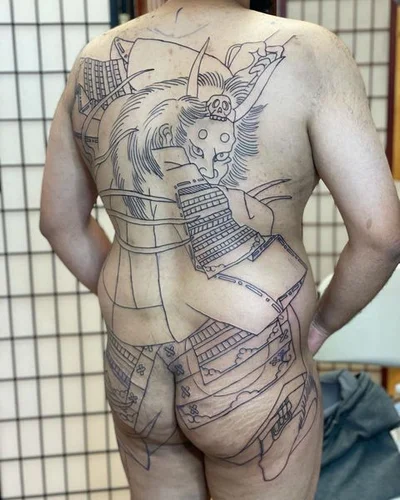 Lili Renée tattoo 010
