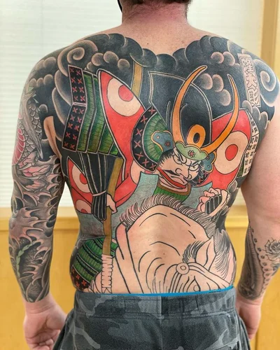 Lili Renée tattoo 019