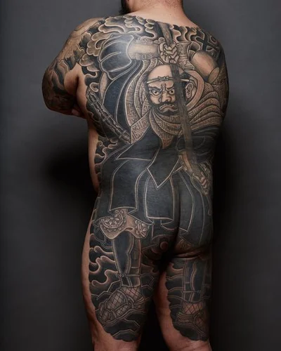 Lili Renée tattoo 020