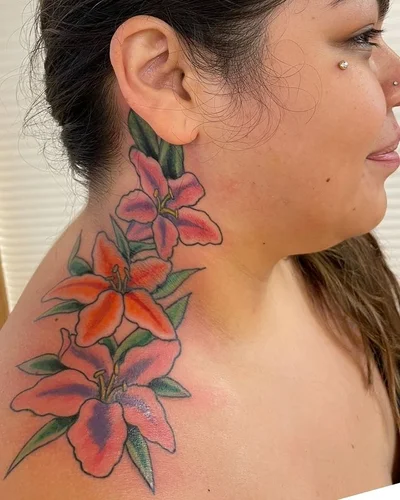 Lili Renée tattoo 031