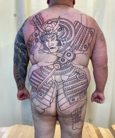 Lili Renée tattoo 032