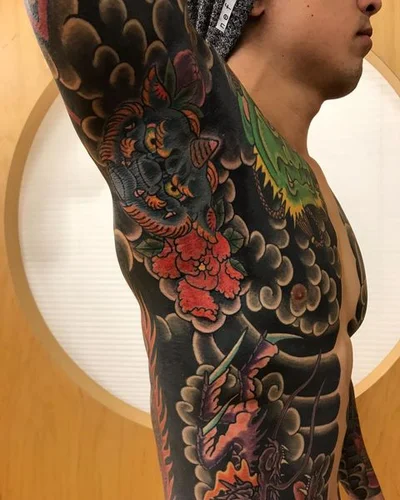Lili Renée tattoo 033