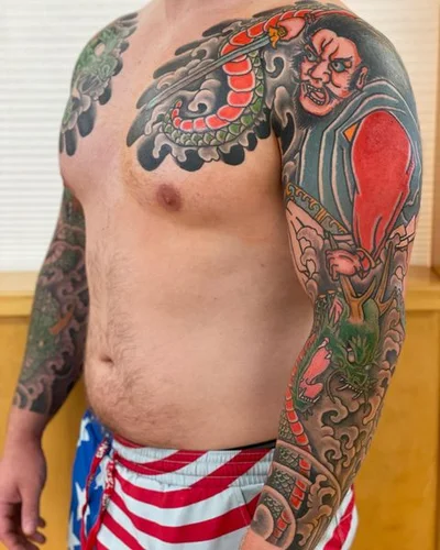 Lili Renée tattoo 045