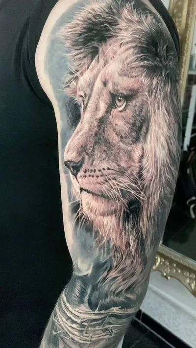 Stefan, the owner of ArtOfEternity tattoo 012