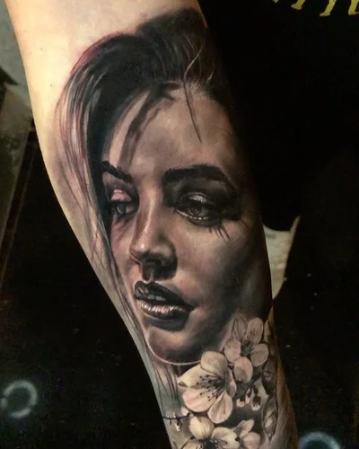 Stefan, the owner of ArtOfEternity tattoo 020