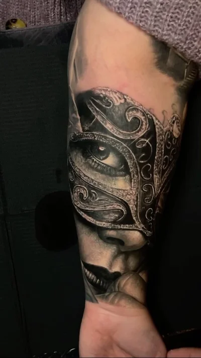 Stefan, the owner of ArtOfEternity tattoo 031