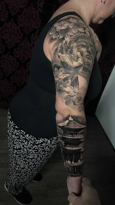 Stefan, the owner of ArtOfEternity tattoo 048