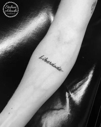 Stefani Arruda tattoo 030