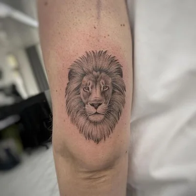 Steffi Fischer tattoo 015