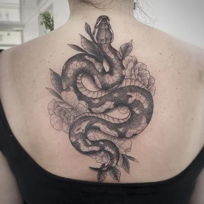 Steffi Fischer tattoo 021