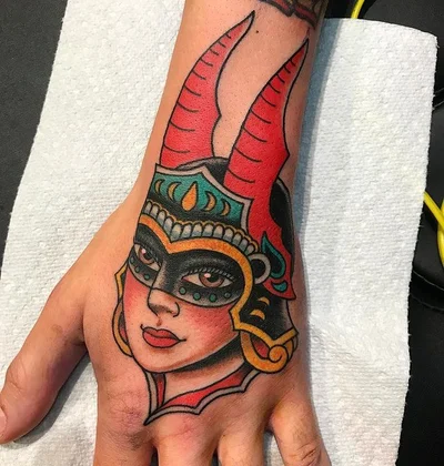 Stef Neale tattoo 019