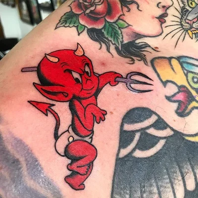 Stef Neale tattoo 044
