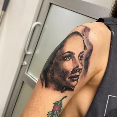 Stephanie Nuzzolilo tattoo 021