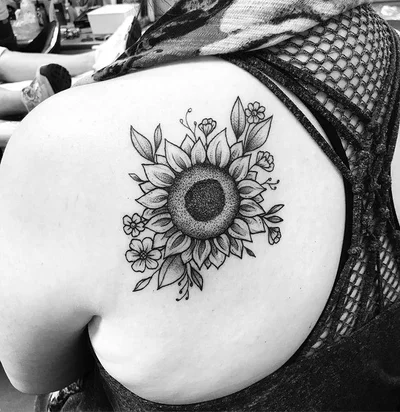 Stephanie Owens tattoo 013