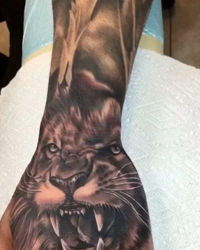 Steve Rowes tattoo 007