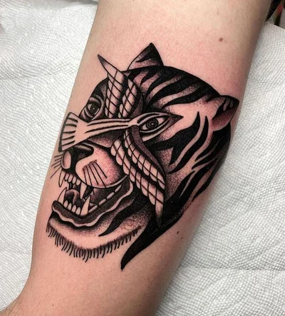 Thomas E tattoo 028