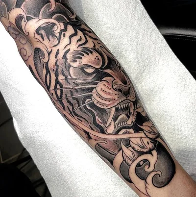 Stuart Clark tattoo 044