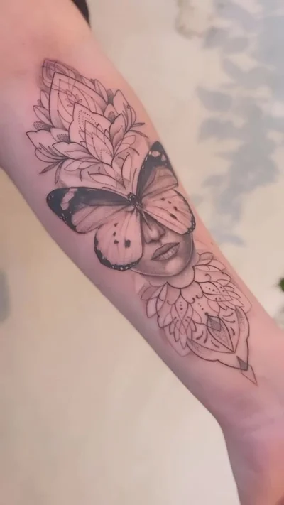 Sue Versipellis tattoo 012
