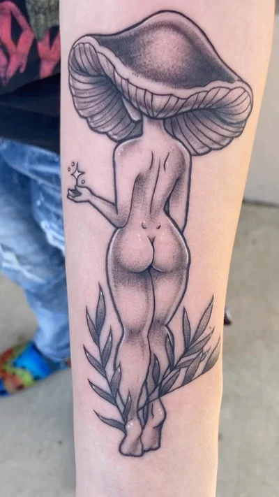 Katie Colson tattoo 029
