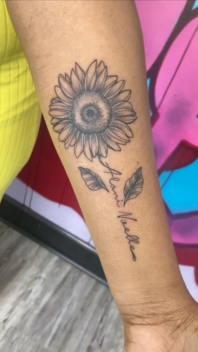 Katie Colson tattoo 031