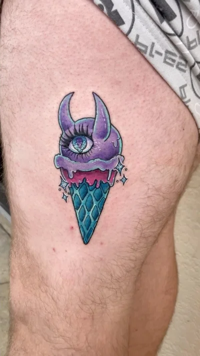 Katie Colson tattoo 034