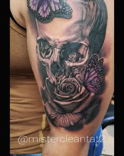 The name is 'Suitedreamztattoo' tattoo 023