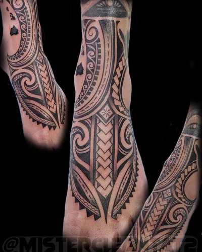 The name is 'Suitedreamztattoo' tattoo 042