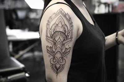 Sunny Aink tattoo 011