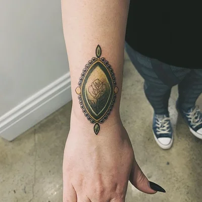 Maggie Sun tattoo 008